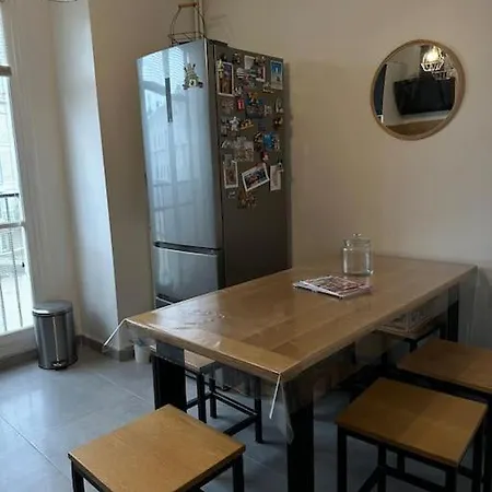Chez Lucie, F2 Perret De 60 M2, Traversant Et Lumineux, Plein Centre, 36 Rue De Paris, Vue Catene, Arrivee Autonome *