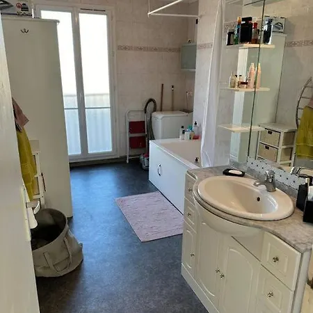 Chez Lucie, F2 Perret De 60 M2, Traversant Et Lumineux, Plein Centre, 36 Rue De Paris, Vue Catene, Arrivee Autonome * Le Havre