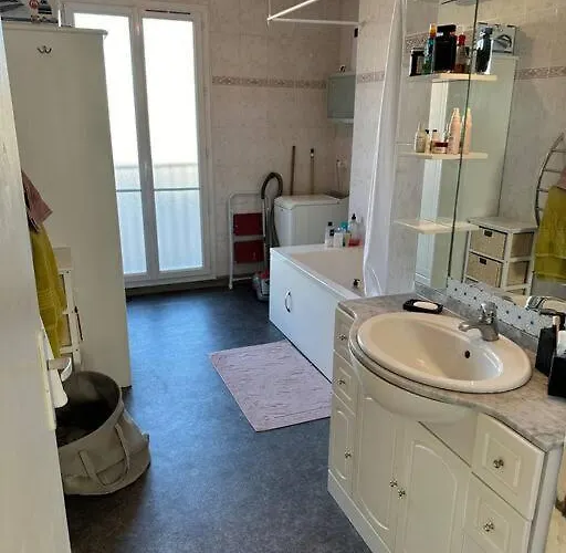 Grand F2 Perret De 60 M2, Traversant Lumineux, Plein Centre, 36 Rue De Paris, Vue Catène, Arrivée Autonome * Le Havre